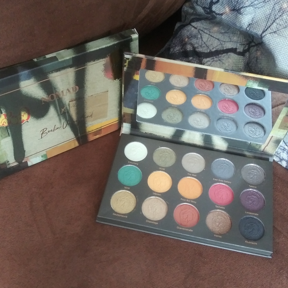 NOMAD Eyeshadow Palette